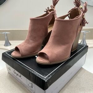 Qupid Faux Suede Peep-Toe Block Heel Size 7 Boots Shoes Booties - Blush Pink